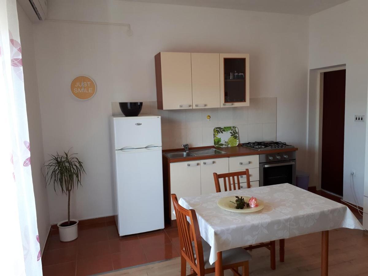 Apartments And Rooms With Parking Space Pag - 13060 พาก ภายนอก รูปภาพ