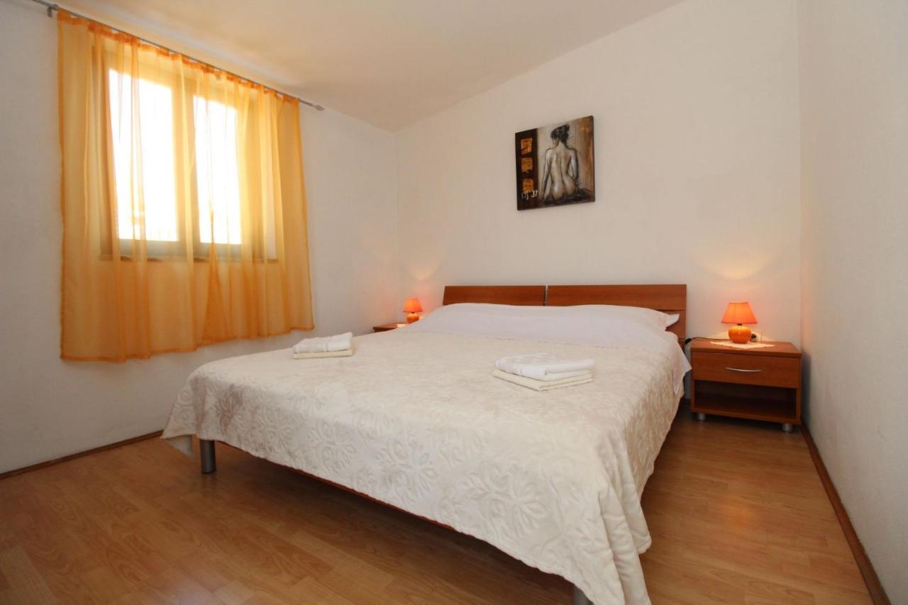 Apartments And Rooms With Parking Space Pag - 13060 พาก ภายนอก รูปภาพ