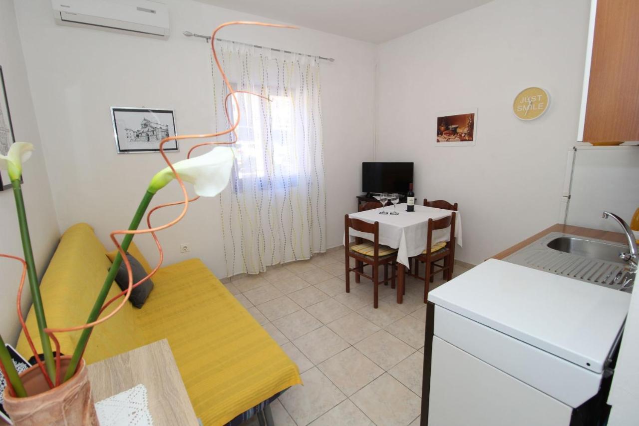 Apartments And Rooms With Parking Space Pag - 13060 พาก ภายนอก รูปภาพ